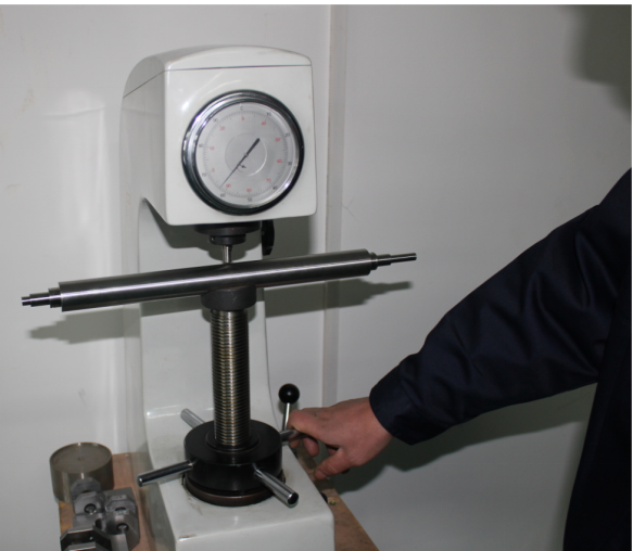 洛氏（shì）硬度（dù）計